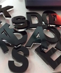 Cắt Chữ Mica Bằng Máy Laser